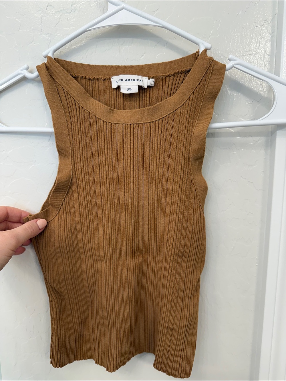 Good American Ribbed Crop Tank in Brown